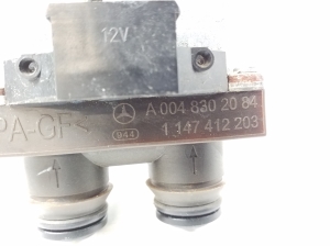 Mercedes Benz SLK-Class 171 (2004–2011) Heater valve A0048302084 - 2