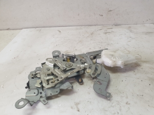 Mazda 5 (2005–2010) Sliding door lock - 2