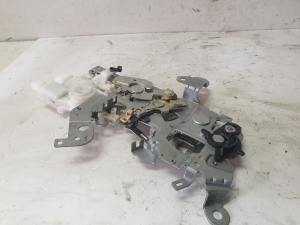 Mazda 5 (2005–2010) Sliding door lock - 3