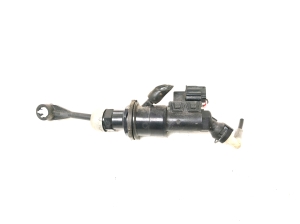 Dacia Duster (2017–2024) Clutch master cylinder 306102833R - 3