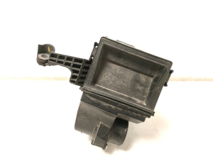 Dacia Duster (2017–2024) Luftfiltergehäuse 165009775R - 4