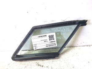Mazda 5 (2005–2010) Glace de custode de porte avant E643R00014 - 2