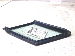 Mazda 5 (2005–2010) Glace de custode de porte avant E643R00014 - 3