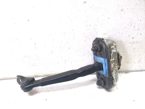 Hyundai Santa Fe (2012–2018) Front door check - 4
