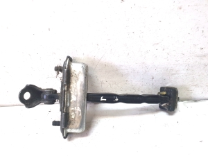Hyundai Santa Fe (2012–2018) Front door check - 3