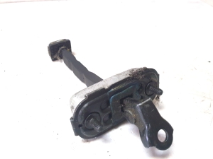Hyundai Santa Fe (2012–2018) Front door check - 4