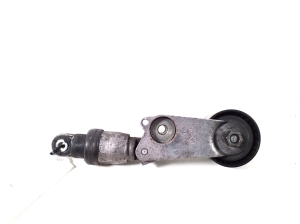 Belt tensioner - 117501769R