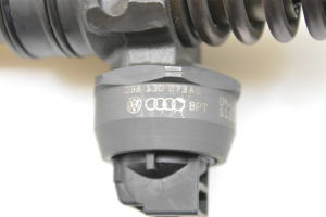 Volkswagen Touran I (2003–2010) Injektor Einspritzdüse 038130073AG - 4