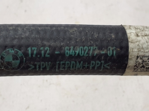 BMW i5 G60 (2023–2026) Jahutusradiaatori voolik 17128490277 - 3