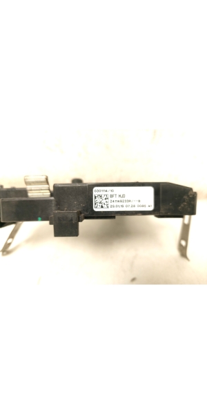 Dacia Duster (2017–2024) Positive cable terminal 241148233R - 5