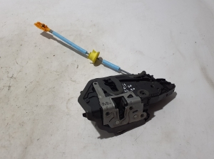 BMW i5 G60 (2023–2026) Rear side door lock 5A160C3 - 2