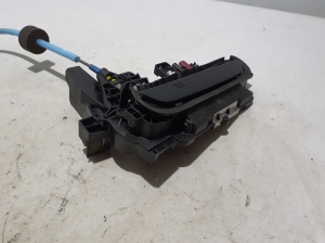 BMW i5 G60 (2023–2026) Front door external opening handle and its details - 2
