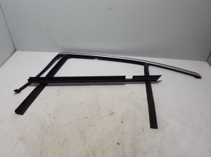   Rear side door seal on the door  - 5A058A1 