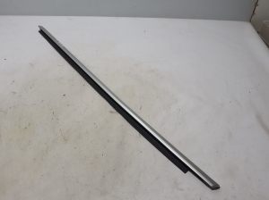   Tagumise külgukse klaasi välimine liist  - 5A1A2D1 