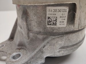 Mercedes Benz EQC N293 (2019–2026) Engine mount A2932400200 - 2