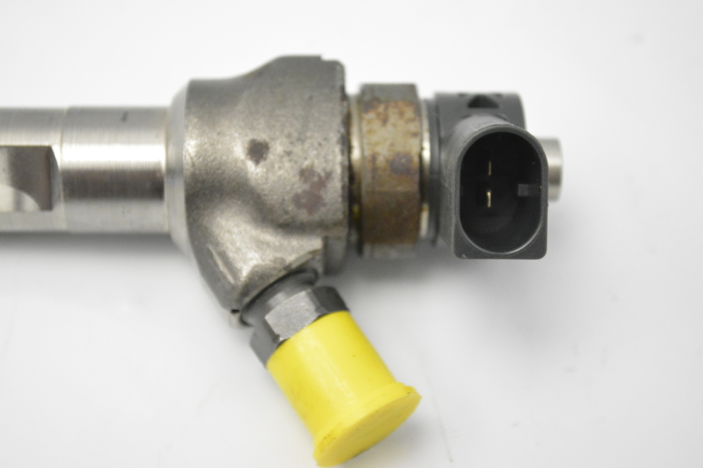 Used AUDI A3 Fuel injector 04L130277AD