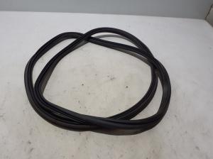 BMW i5 G60 (2023–2026) Pakiruumi tihend kerel 51765A64E09 - 2
