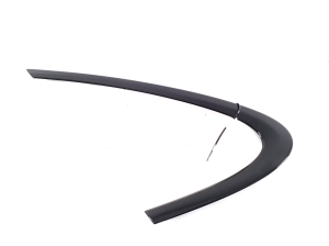 Rear quarter window outer molding - 9Y3853345A