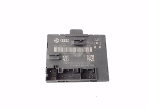   Rear side door control unit  - 4G8959795G 
