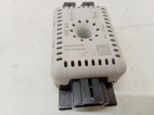 Volkswagen Golf VII (2012–2026) Antennenverstärker 5Q0035570 - 2