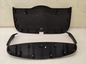 Skoda Yeti (2009–2017) Trunk lid trim panel 5L6867975 - 4