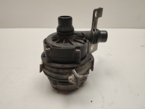 Mercedes Benz EQC N293 (2019–2026) Auxiliary water pump A0005002686 - 4