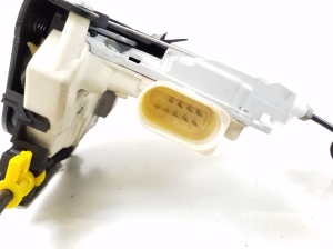 AUDI A7 (2010–2018) Rear side door lock 4g0839015 - 2