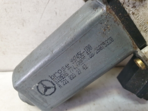 Mercedes Benz S-Class 221 (2005–2013) Esiukse aknatõstuki mootor A2218202742 - 4