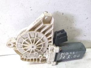 Mercedes Benz S-Class 221 (2005–2013) Esiukse aknatõstuki mootor A2218202842 - 2
