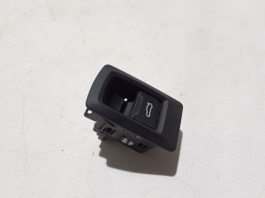 BMW i5 G60 (2023–2026) Trunk opening switch 5A26A31 - 3