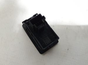 BMW i5 G60 (2023–2026) Trunk opening switch 5A26A31 - 4