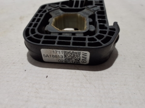 BMW i5 G60 (2023–2026) Radiator bracket 5A18813 - 3