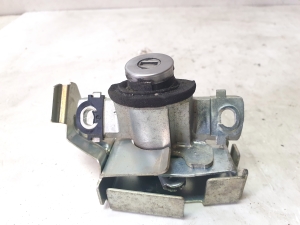 Trunk lid lock cylinder
