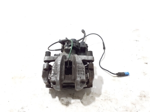 BMW i5 G60 (2023–2026) Tagumine pidurisadul 8842980 - 3