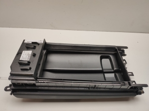 Mercedes Benz EQC N293 (2019–2026) Sonstiges Teil der Mittelkonsole A2056808804 - 4