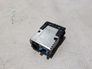 BMW i5 G60 (2023–2026) USB-pesa 5A27DE6 - 3