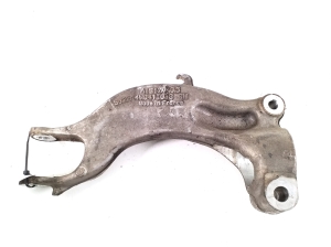 Front shock absorber bracket - 4M0413038
