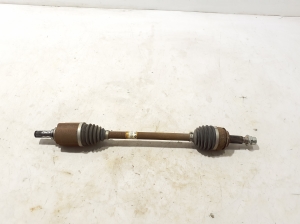   Arbre de transmission avant et ses composants  - 391015970R 