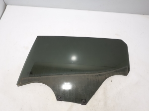   Vitre de porte latérale arrière  - 823015930R 