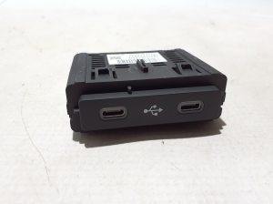   USB-Anschluss  - 284H38566R 