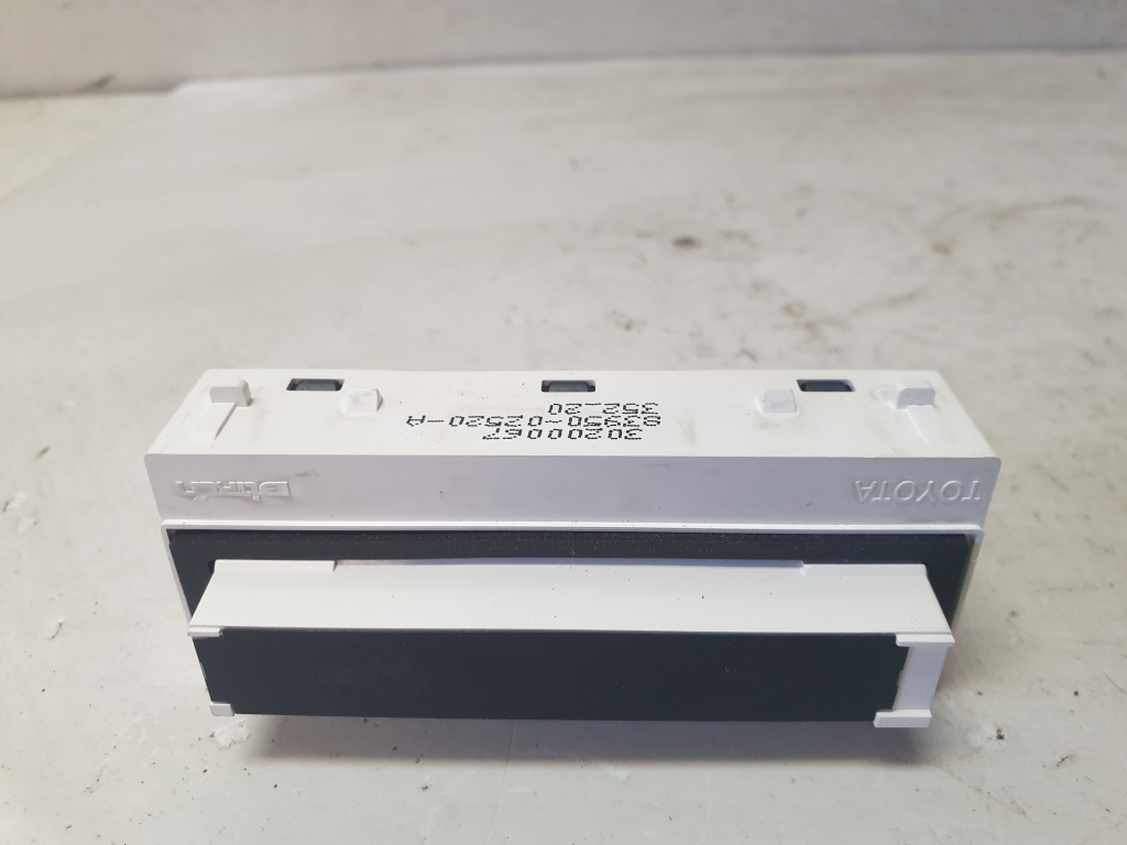 TOYOTA Corolla (2018–2026) Esiklaasinäidik (HUD) 8395002520 TOYOTA Corolla (2018–2026) Esiklaasinäidik (HUD) 8395002520