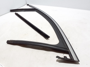 RENAULT Megane E-Tech CMF-EV (2022–2026) Front door rubber seal 803310694R - 3