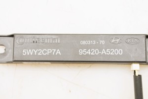 Hyundai Santa Fe (2012–2018) Antenna amplifier 95420A5200 - 3