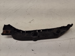 Front fender bracket - 2G8P4