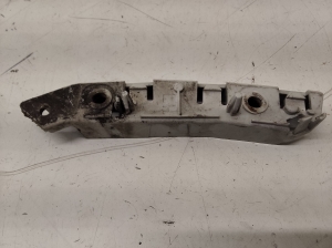 Front fender bracket - BM5117D959