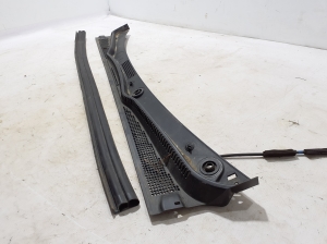 RENAULT Megane E-Tech CMF-EV (2022–2026) Wiper cowl trim panel 668124040R - 3