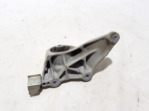 RENAULT Megane E-Tech CMF-EV (2022–2026) Engine mount 112105MZ0A - 2