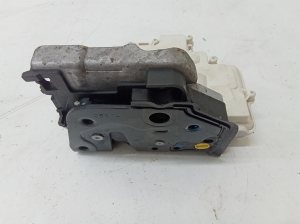 Rear side door lock - 4G0839015