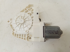 Rear side door window regulator motor - 8K0959811