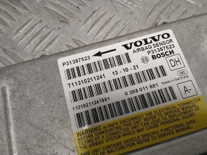 VOLVO V60 (2010–2018) Airbag module 31387523 - 3